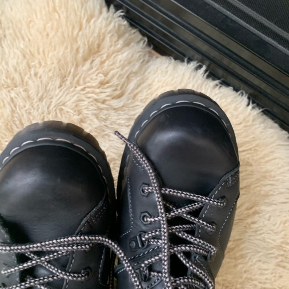 Black Men’s Dr. Martens - Picture 9 of 10